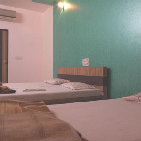 Hotel Pariwar Aurangabad  Buitenkant foto